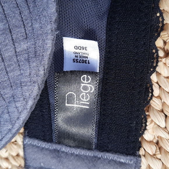 Piege Aubrie Full Coverage 36DD bra - Picture 6 of 7